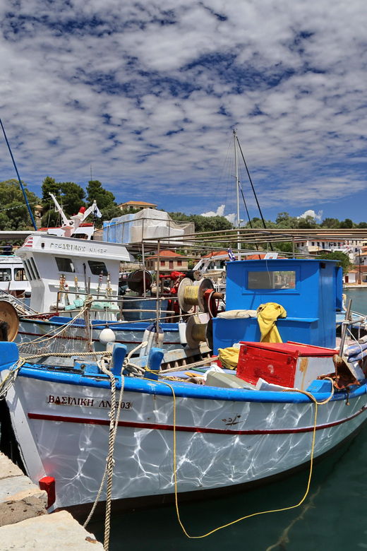 nydri-wooden-boat-cruise-to-meganisi-scorpio-lefkada