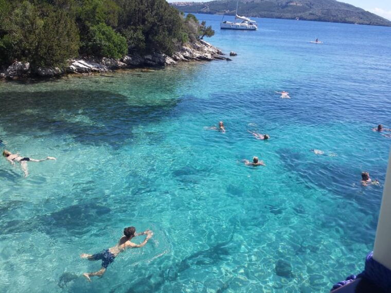 nydri-wooden-boat-cruise-to-meganisi-scorpio-lefkada