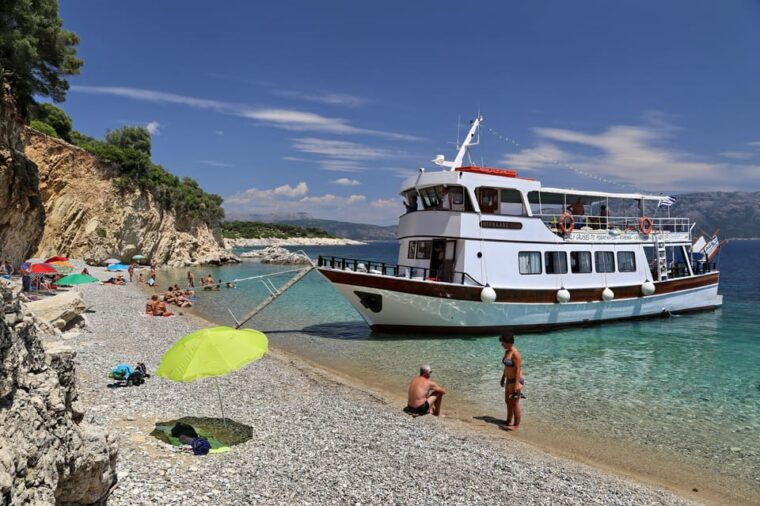 nydri-wooden-boat-cruise-to-meganisi-scorpio-lefkada