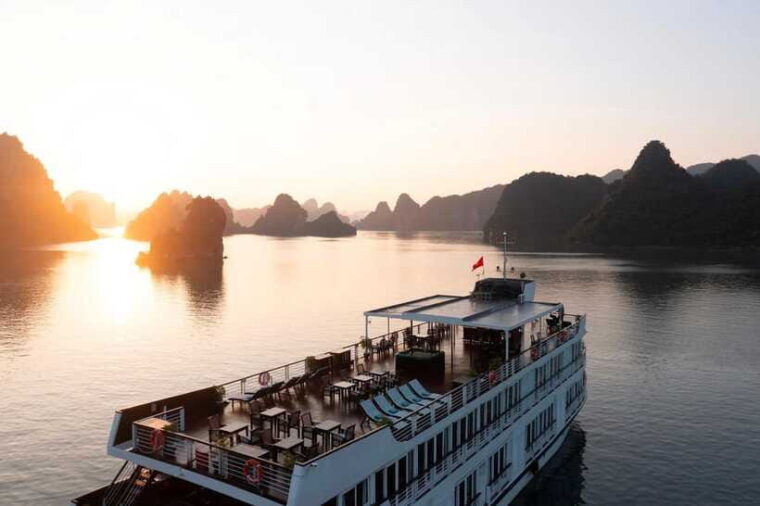 nyna-travel-northern-vietnam-5d4n-hanoi-sapa-ha-long