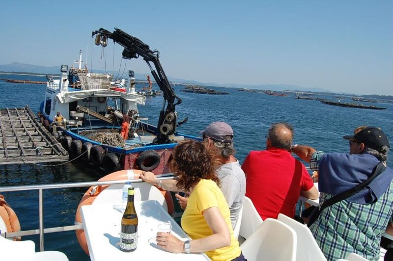 o-grove-boat-tour-at-the-arousa-estuary-with-mussel-tasting