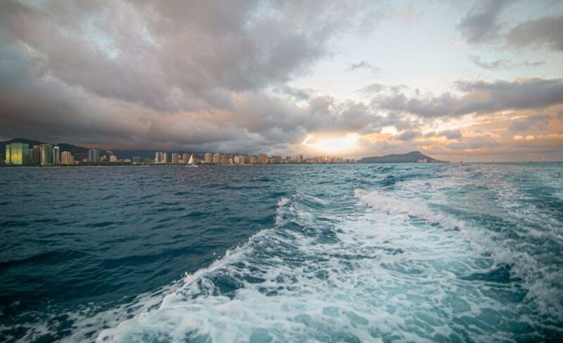 oahu-byob-or-cash-bar-waikiki-sunset-cruise