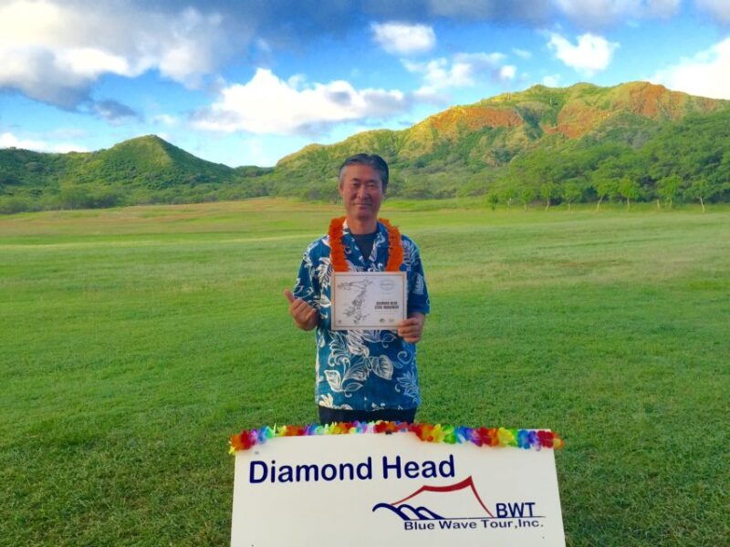 oahu-diamond-head-hike-with-roundtrip-transportation