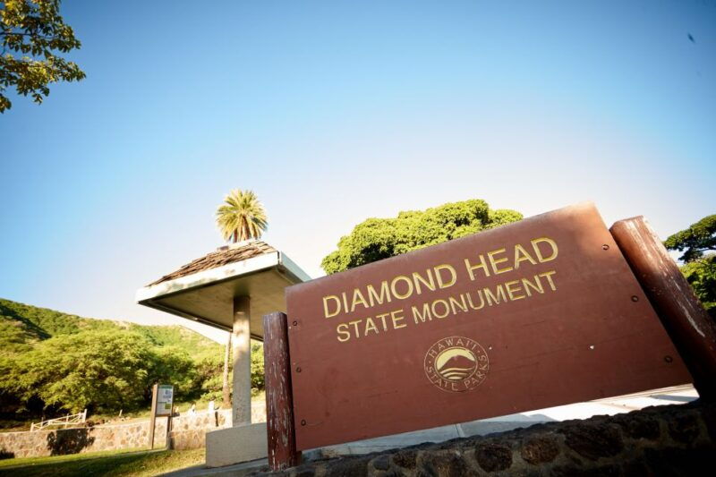 oahu-diamond-head-hike-with-roundtrip-transportation