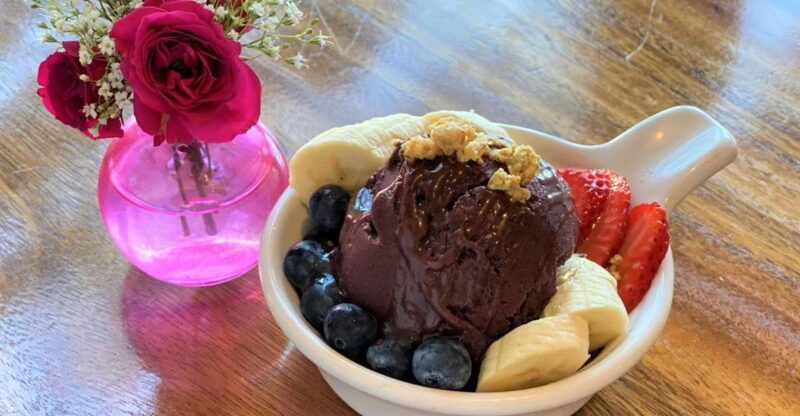 oahu-diamond-head-sunrise-hike-with-acai-bowl-and-malasada