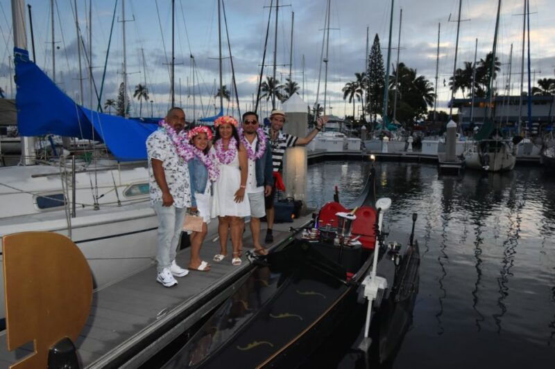 oahu-fireworks-cruise-ultimate-luxury-gondola-with-drinks