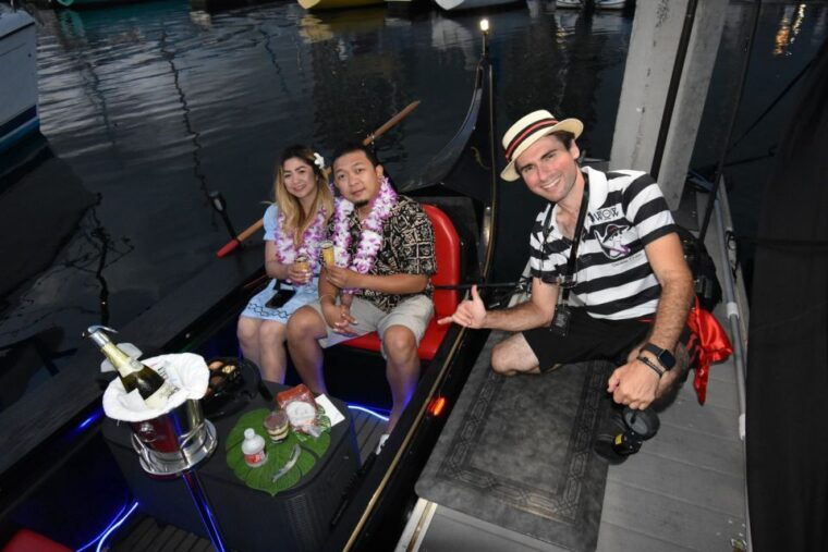 oahu-fireworks-cruise-ultimate-luxury-gondola-with-drinks