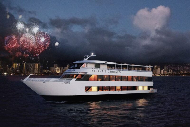 oahu-friday-night-fireworks-cocktail-cruise