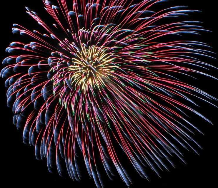 oahu-friday-night-fireworks-sail-from-hilton-hawaiian-pier