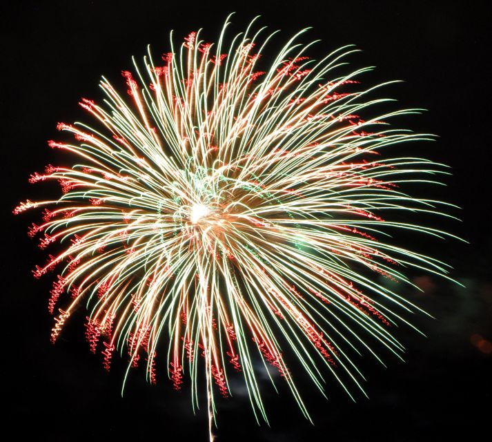 oahu-friday-night-fireworks-sail-from-hilton-hawaiian-pier