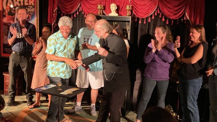 oahu-hilton-waikiki-beach-hotel-magical-mystery-show