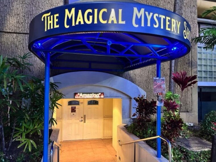 oahu-hilton-waikiki-beach-hotel-magical-mystery-show