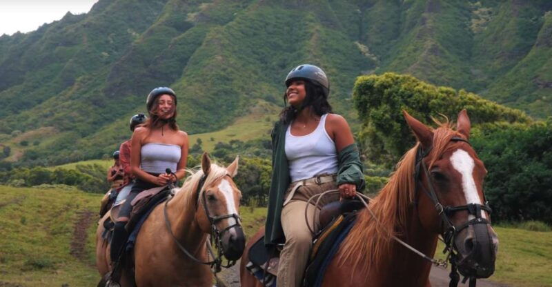 oahu-kualoa-hills-and-valleys-horseback-riding-tour