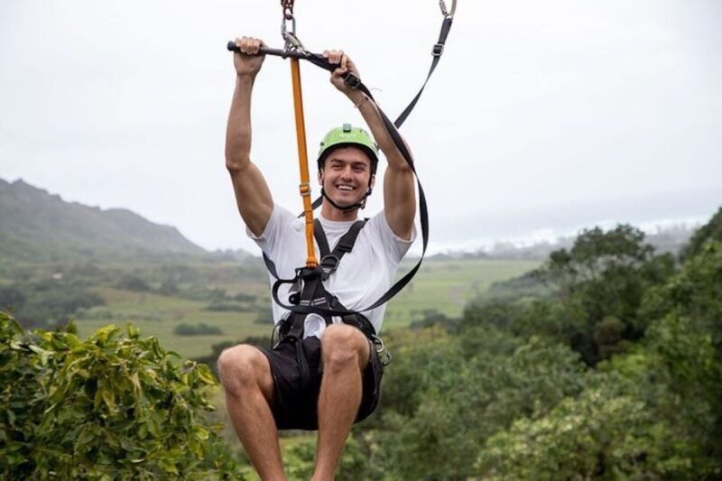 oahu-kualoa-jurassic-valley-zipline-tour