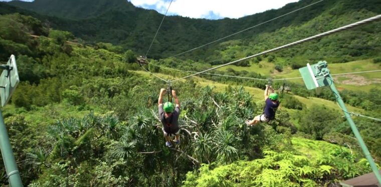 oahu-kualoa-jurassic-valley-zipline-tour