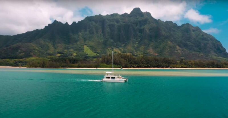 oahu-molii-fishpond-and-kaneohe-bay-catamaran-tour