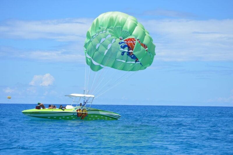 oahu-parasail-on-maunalua-bay-with-diamond-head-views