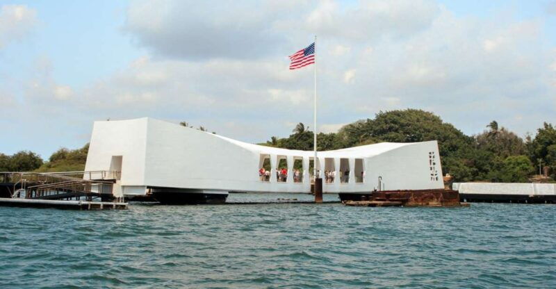 oahu-pearl-harbor-uss-arizona-and-city-highlights-tour