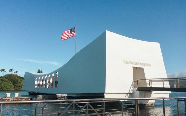 oahu-pearl-harbor-uss-arizona-and-city-highlights-tour