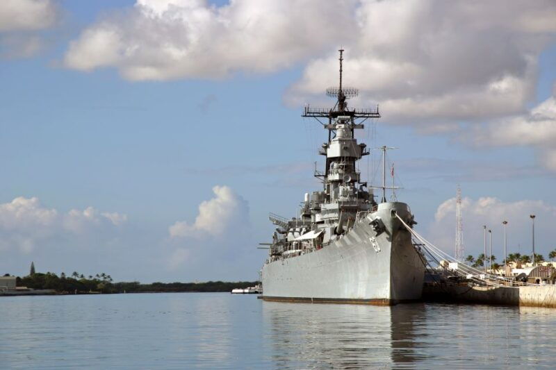 oahu-pearl-harbor-uss-arizona-might-mo-honolulu-tour