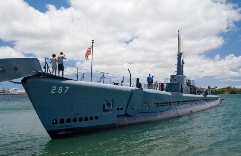 oahu-pearl-harbor-uss-arizona-might-mo-honolulu-tour
