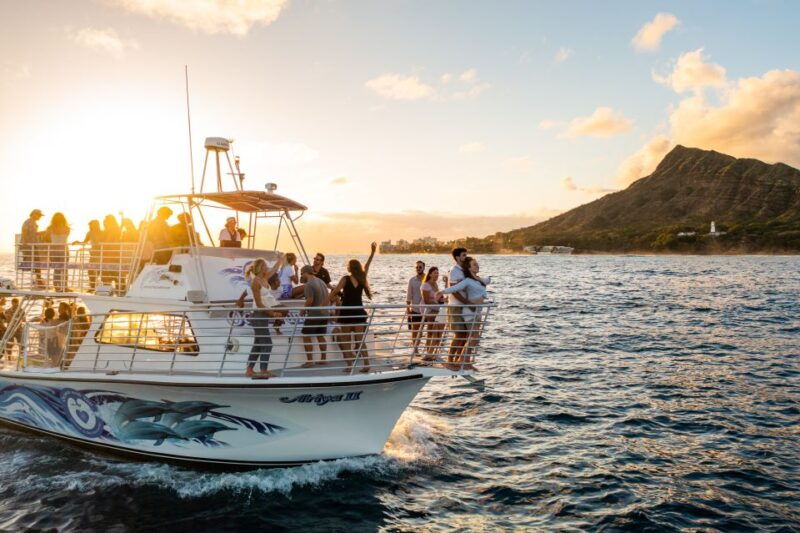 oahu-premium-waikiki-sunset-party-cruise-with-live-dj