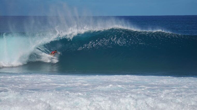 oahu-private-north-shore-tour-feat-waterfall-garden