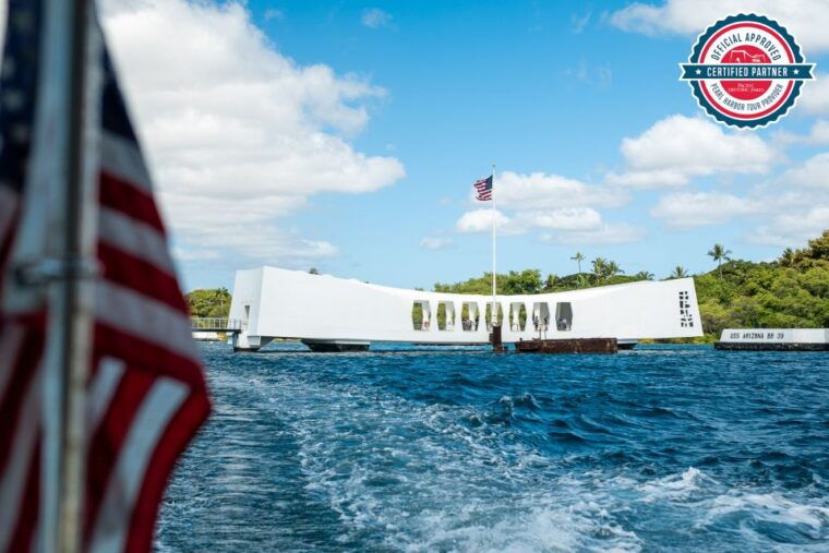 oahu-salute-to-pearl-harbor-uss-arizona-memorial-tour