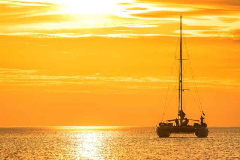 oahu-sunset-cruise-of-west-oahu-with-drinks-and-appetizers
