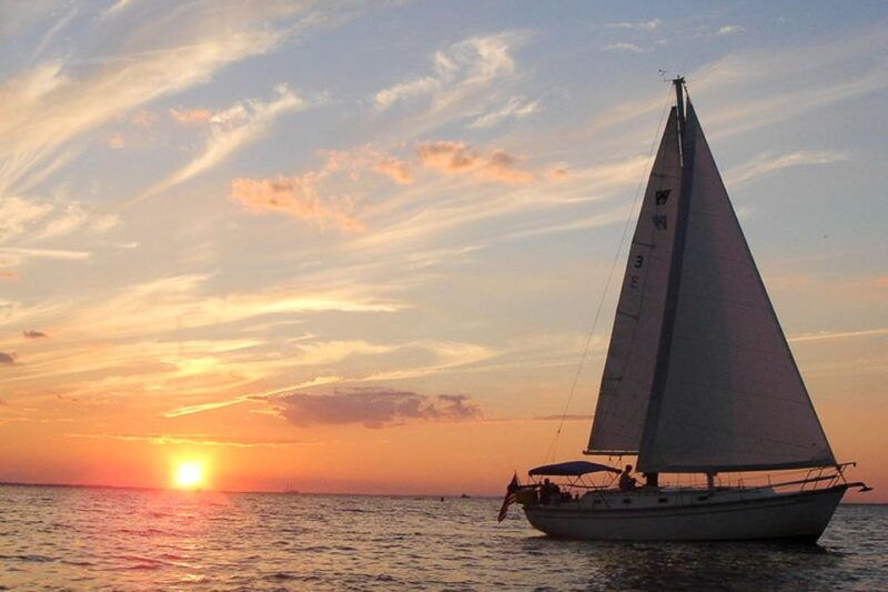 oahu-sunset-cruise-of-west-oahu-with-drinks-and-appetizers