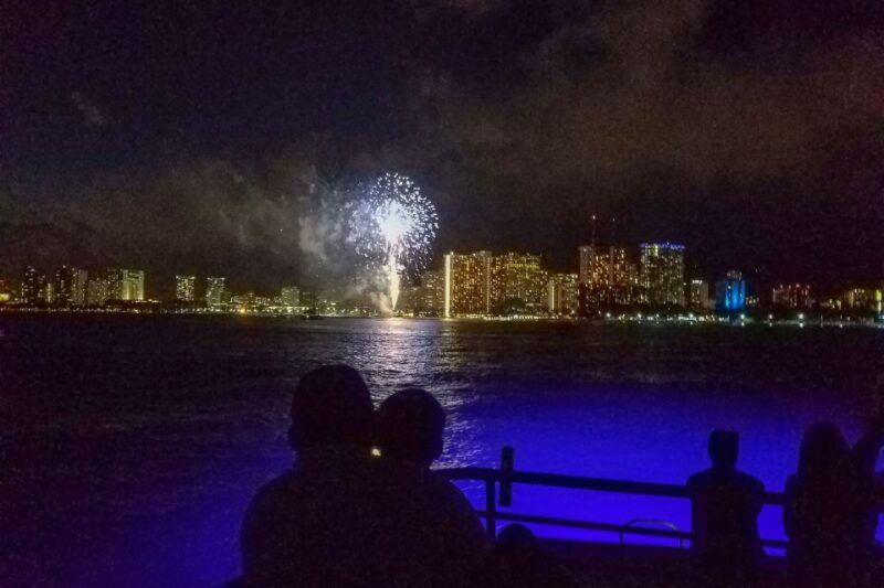 oahu-waikiki-byob-friday-night-fireworks-cruise