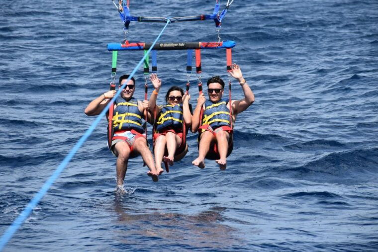 oahu-waikiki-parasailing