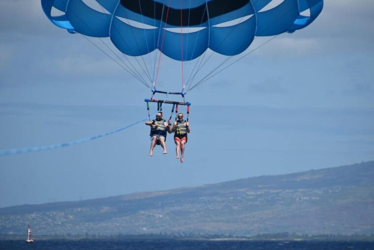 oahu-waikiki-parasailing
