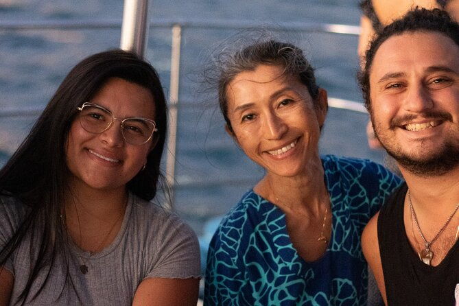 oahu-waikiki-sunset-catamaran-boat-tour-2