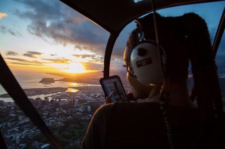 oahu-waikiki-sunset-doors-on-or-doors-off-helicopter-tour