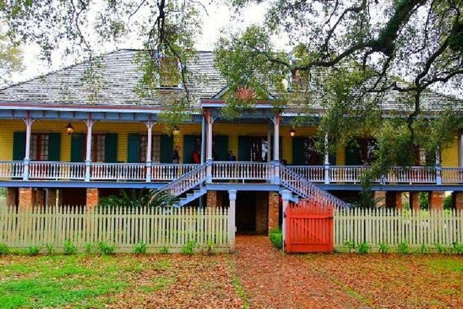 oak-alley-or-laura-plantation-tour-from-new-orleans