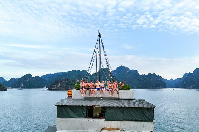 Oasis Bay Party Cruise 2 Days 1 Night, Young Travelers and Fun - Key Points