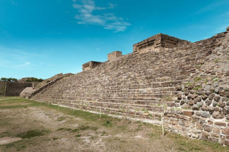 oaxaca-monte-alban-guided-archaeological-tour