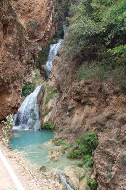 Oaxaca: Santiago Apoala Waterfall Day Trip with Transfers - Late Morning to Early Afternoon: Trails and Twin Cliffs