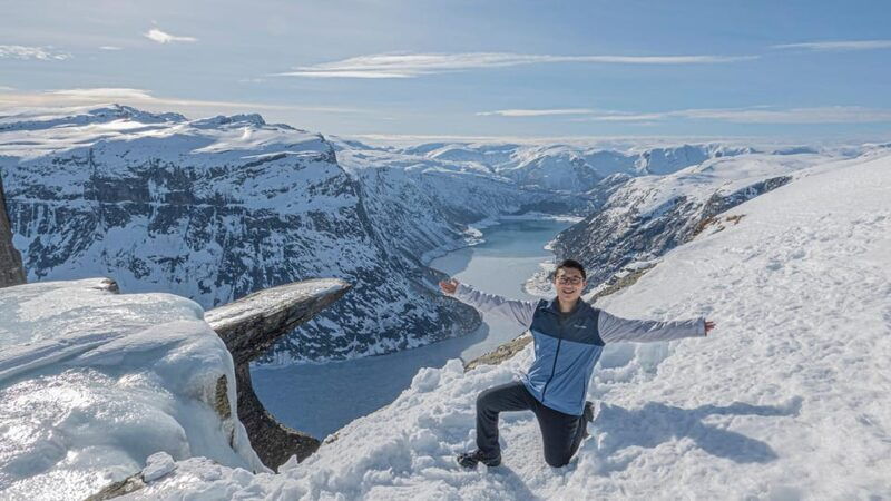 odda-trolltunga-winter-hike-on-snowshoes