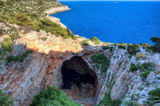 odysseus-cave-yacht-excursion-from-korcula