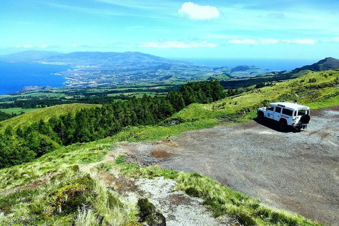 off-the-beaten-track-half-day-sete-cidades-jeep-tour