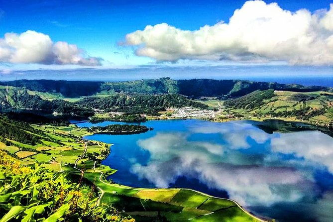 off-the-beaten-track-half-day-sete-cidades-jeep-tour