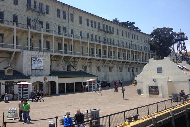 official-alcatraz-island-prison-tour-and-san-francisco-bay-cruise