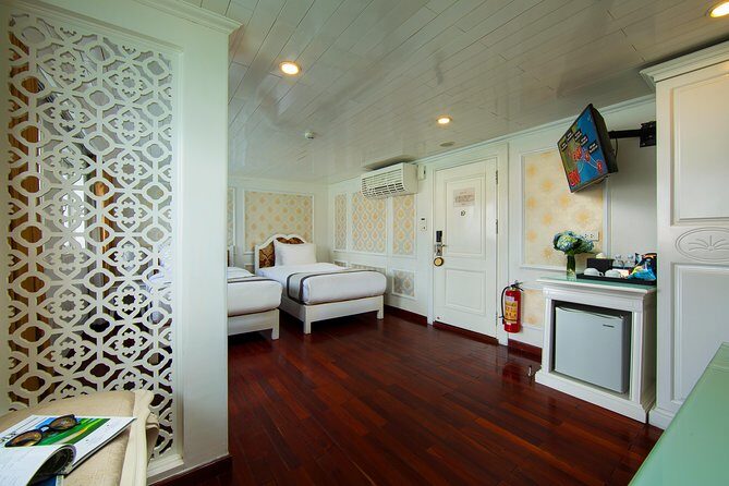 (Official) Signature Royal Cruise - 02 days 01 night program - Key Points