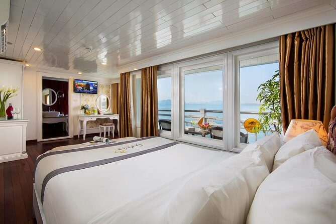 (Official) Signature Royal Cruise - 03 days 02 nights program - Practical Details and Value Analysis