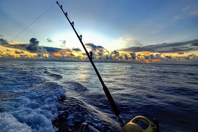 Offshore fishing around the Teahupo'o wave - A Deep Dive into the Tahiti Offshore Fishing Experience