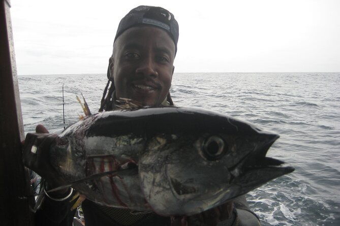offshore-fishing-or-spearfishing-charter-at-playa-herradura