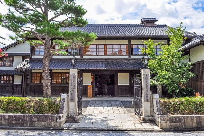 ohmi-hachiman-private-day-trip-from-osaka
