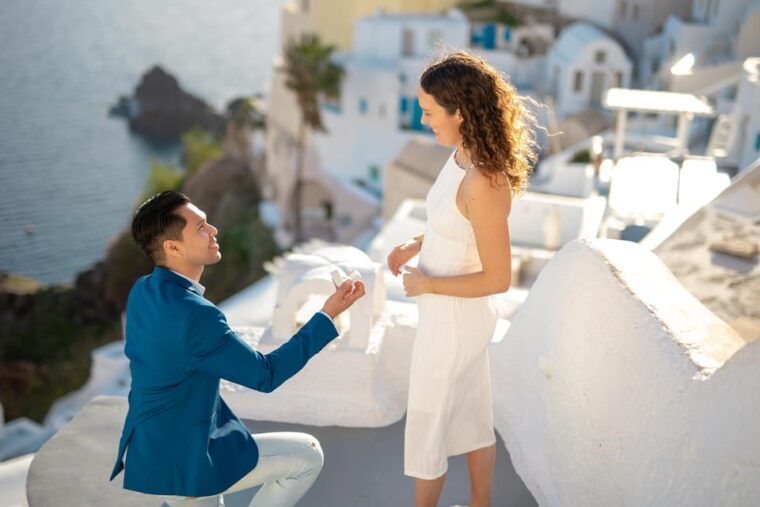 oia-couple-photoshoot-with-30-edited-photos